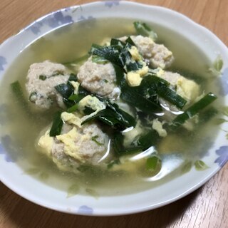 鶏モモひき肉でとっても柔らか団子のスープ